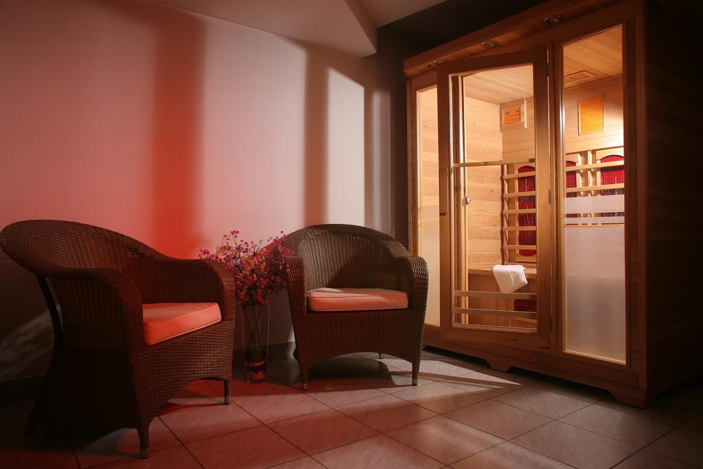 Hotel Novera Тимишоара Экстерьер фото